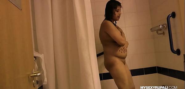  Indian Babe Rupali Filmed Taking Shower